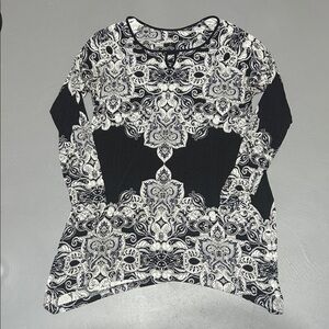 Soma All Over Design Soft and Cozy Shirt (Women’s Large)